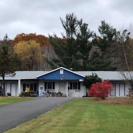 Elm Tree Motel Craryville Eksteriør billede